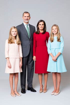 Princess Leonor of Spain, King Felipe VI of Spain, Queen Leticia of Spain, and Princess Sofia of Spain at the official photo session of the Spanish Royal Family Madrid, 11 02 2020 Foto:xDYDx xPoolx xCastrox xFuturexImage