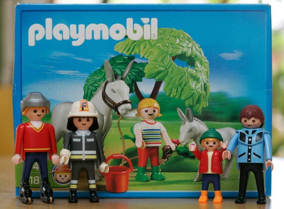 Spielfiguren des deutschen Spielwarenherstellers Playmobil, aufgenommen in Muenchen, Bayern, am 7. Februar 2008. *** Toy figures of the German toy manufacturer Playmobil, taken in Munich, Bavaria, on 7 February 2008