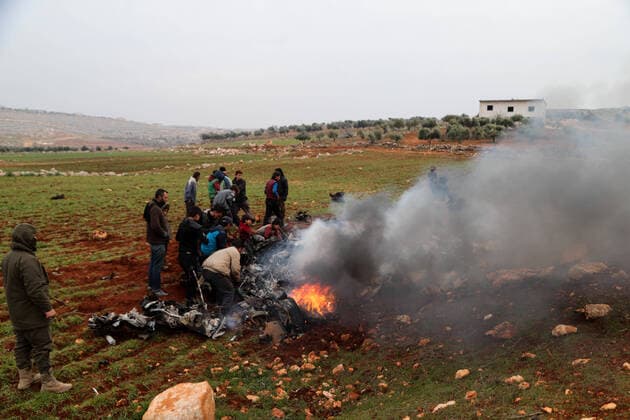 2020 Bilder des Jahres, News 02 Februar News Themen der Woche KW07 News Bilder des Tages February 14, 2020: Aleppo, Syria. 14 February 2020. Syrians inspect the site were a military helicopter belonging to the Syrian government forces was downed over the western Aleppo province after being targeted by a surface-to-air missile on Friday, causing the death of its crew. According to Syrian government sources, the missile was fired by Turkish forces deployed near the city of Darah Azza. Since early February Turkey has sent additional troops and arms to reinforce existing units in Idlib at the time the Syrian government forces backed by Russia are pushing to retake the countryÃ¢â‚¬â ¢s last major rebel stronghold left in Syria. On Tuesday another helicopter belonging to the Syrian government was hit while flying over the village of Al-Naiyrab, in the Idlib district - ZUMAd99_ 20200214_zap_d99_027 Copyright: xJumaxMuhammadx