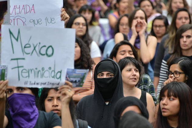 Women during a riots protest in Mexico MEXICO CITY, MEXICO - FEBRUARY 14: Several feminist demonstrators take part a protest against gender-based violence against of women after the murder of Ingrid Escamilla, 25, stabbed to death and then skinned by her partner in the north of Mexico City at Reforma Avenue on February 14, 2020 in Mexico City, Mexico Copyright: xCarlosxTischlerx EYE_2265
