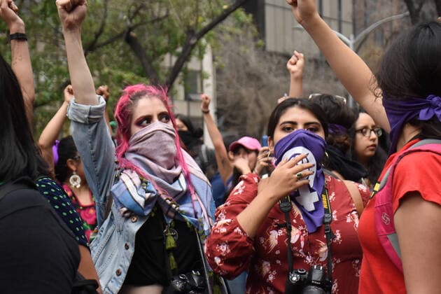 Women during a riots protest in Mexico MEXICO CITY, MEXICO - FEBRUARY 14: Several feminist demonstrators take part a protest against gender-based violence against of women after the murder of Ingrid Escamilla, 25, stabbed to death and then skinned by her partner in the north of Mexico City at Reforma Avenue on February 14, 2020 in Mexico City, Mexico Copyright: xIlianaxSuarezx EYE_4422