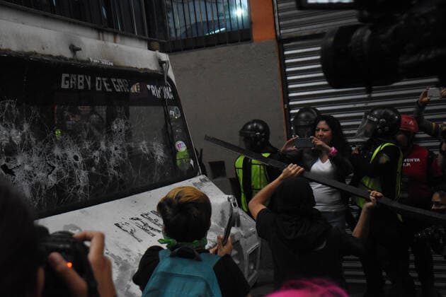 Women during a riots protest in Mexico MEXICO CITY, MEXICO - FEBRUARY 14: Several feminist demonstrators take part a protest against gender-based violence against of women after the murder of Ingrid Escamilla, 25, stabbed to death and then skinned by her partner in the north of Mexico City at Reforma Avenue on February 14, 2020 in Mexico City, Mexico Copyright: xIlianaxSuarezx EYE_4583