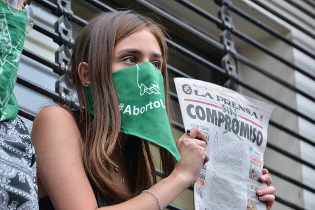 Women during a riots protest in Mexico Several feminist demonstrators take part in a protest against gender-based violence against women after the murder of Ingrid Escamilla, 25, stabbed to death and then skinned by her partner in the north of Mexico City at Reforma Avenue in Mexico City, Mexico Mexico City Mexico Copyright: CarlosxTischler EyepixxGroup