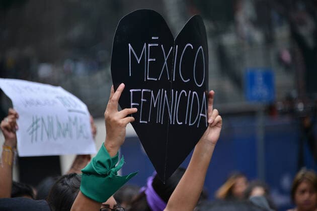 Women during a riots protest in Mexico Several feminist demonstrators take part in a protest against gender-based violence against women after the murder of Ingrid Escamilla, 25, stabbed to death and then skinned by her partner in the north of Mexico City at Reforma Avenue in Mexico City, Mexico Mexico City Mexico Copyright: CarlosxTischler EyepixxGroup