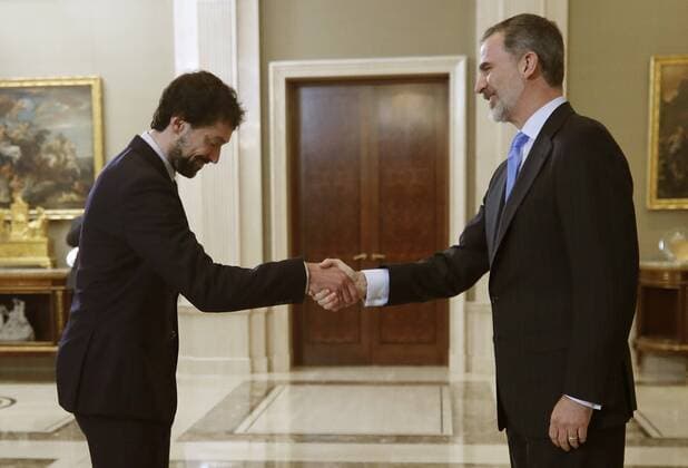 Spain s King Felipe VI (R) receives Real Madrid Basketball s guard Sergio Llull after winning the Basketball King s Cup during a reception held at Zarzuela Palace in Madrid, Spain, 17 February 2020. Real Madrid won Unicaja last 16 February during the final of the Basketball King s Cup tournament held in Malaga. Spain s King Felipe VI receives Real Madrid Basketball team after winning the Basketball King s Cup !ACHTUNG: NUR REDAKTIONELLE NUTZUNG!  Copyright: xJavierxLizónx GRAF1941 20200217-637175644876006758