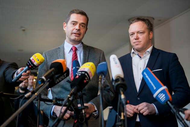 CDU THÜRINGEN PRESSESTATEMENT IM THÜRINGER LANDTAG 18 02 2020 - Erfurt: Der Abgeordnete der CDU Thüringen Dr. Mario Voigt und der Abgeordnete der CDU Thüringen Mike Mohring geben ein Pressestatement im Thüringer Landtag am 18. Februar 2020. _________________ *** CDU THÜRINGEN PRESS STATEMENT AT THÜRINGER LANDTAG 18 02 2020 Erfurt The Member of Parliament for the CDU Thuringia Dr Mario Voigt and the Member of Parliament for the CDU Thuringia Mike Mohring give a press statement in the Thuringian State Parliament on 18 February 2020
