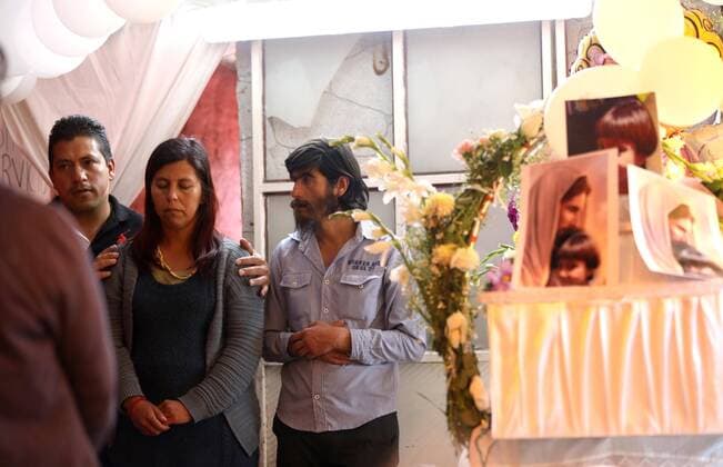 Maria Magdalena Anton receives the comfort of a woman during the funeral of her daughter Fatima, in the Tulyehualco neighborhood of Mexico City, Mexico, 18 February 2020. The body of Fatima Cecilia Aldriguett was found this weekend in a plastic bag without organs and with signs of torture in the Tlahuac city hall, in the south of the Mexican capital, near Santiago Tulyehualco, where she lived with her family. The murder and torture of Fatima, seven, triggered outrage and pressure on a government unable to stop the crisis of violence in a country with about 90 homicides a day, ten of them feminicides. EFE Sashenka Gutierrez Funeral of the girl Fatima Aldriguett at her home south of Mexico City !ACHTUNG: NUR REDAKTIONELLE NUTZUNG!  Copyright: xSashenkaxGutierrezx AME4053 20200218-637176557529523872