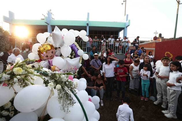February 18, 2020 EUM20200218SOC32 JPG MEXICO CITY, FemicideFeminicidio CDMX February 18, 2020 Family and friends during the funeral of girl Fatima in Tuyehualco, Xochimilco City Hall Photo Agency EL UNIVERSALDiego Simon SanchezEELG  - ZUMAu78_ 20200218_zaf_u78_065 Copyright: xElxUniversalx