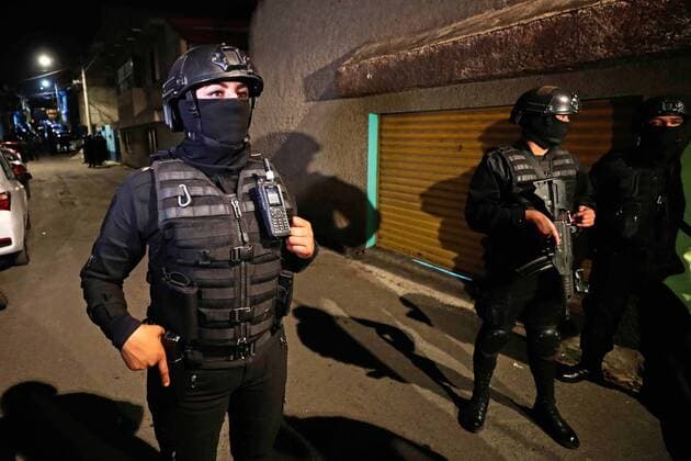 February 18, 2020 EUM20200218SOC50 JPG MEXICO CITY CityCDMX Feminicide February 18, 2020 Elements of the Secretary of Citizen Security SSC and the Investigation Police PDI conducted a search of a home in Xochimilco where the woman who took little Fatima on February 11 from the primary school Enrique Rebsamen Photo Agency EL UNIVERSALDiego Simon SanchezEELG  - ZUMAu78_ 20200218_zaf_u78_137 Copyright: xElxUniversalx