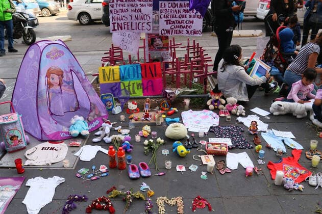 February 19, 2020 EUM20200219NAC12 JPG CIUDAD DE MEXICO FeministsFeministas Protestas On February 19, 2020 the Crianza Feminista collective met at the Antimonumenta, located in front of the Palacio de Bellas Artes, to place a memorial for the recent femicide of the youngest Fatima.  - ZUMAu78_ 20200219_zaf_u78_012 Copyright: xElxUniversalx