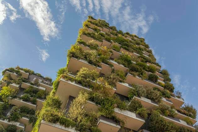 IMAGO Creative: Corporate: Klimaschutz, Digitalisierung und Urbanisierung  Creative Highlights World Bosco Verticale Wohntürme, Architekt Boeri, Stadtteil Porta Nuova, Mailand, Lombardei, Italien, Europa *** Bosco Verticale residential towers, architect Boeri, Porta Nuova district, Milan, Lombardy, Italy, Europe Copyright: imageBROKER/GiovannixGuarino ibxvan04972436.jpg