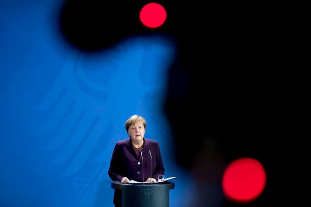 2020 Bilder des Jahres, News 02 Februar News Themen der Woche KW08 Angela Merkel - Statement Hanau Shooting DEU, Deutschland, Germany, Berlin, 20.02.2020 Bundeskanzlerin Angela Merkel gibt ein Statement zu den Morden in Hanau im Bundeskanzleramt in Berlin. German Chancellor Angela Merkel, during a statement to the media at the Chancellery Office following yesterday shooting in Hanau on February 20, 2020 in Berlin, Germany. Suspected shooter Tobias R. shot dead nine people in two hookah bars. Police suspect a xenophobic motive.