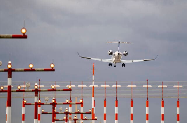 Düsseldorf International Airport, DUS, runway lighting, Runway 05R 23L approach aid, SAS Jet, air traffic