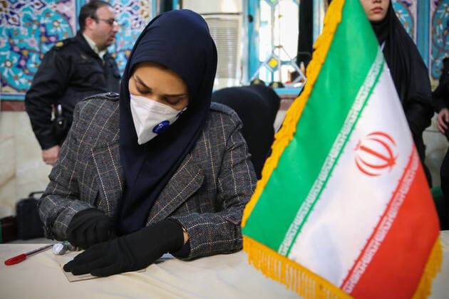 2020 Bilder des Jahres, News 02 Februar News Themen der Woche KW08 News Bilder des Tages February 21, 2020, Tehran, Iran: Iranians vote during parliamentary election at a polling station in Tehran, Iran. Iranians began voting in a parliamentary election which conservatives are expected to dominate, capitalizing on public anger against moderate conservative President Hassan Rouhani over a ravaged economy, corruption, and multiple crises. Tehran Iran - ZUMAf146 20200221_zip_f146_054 Copyright: xRouzbehxFouladix