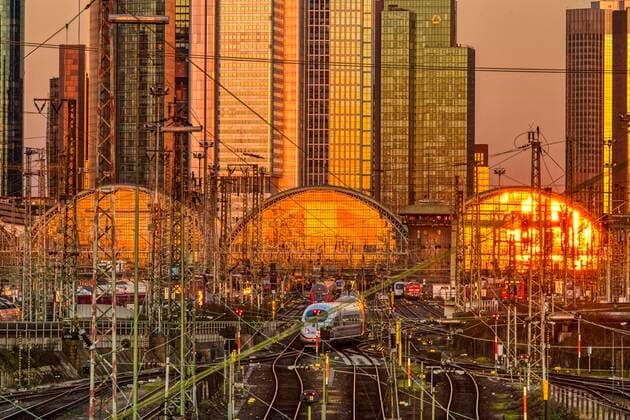 Sunset is reflected in the central station, Gutleutviertel, Frankfurt, Hesse, Germany, Europe Copyright: imageBROKER/GeorgxStelzner ibxcag05109458.jpg