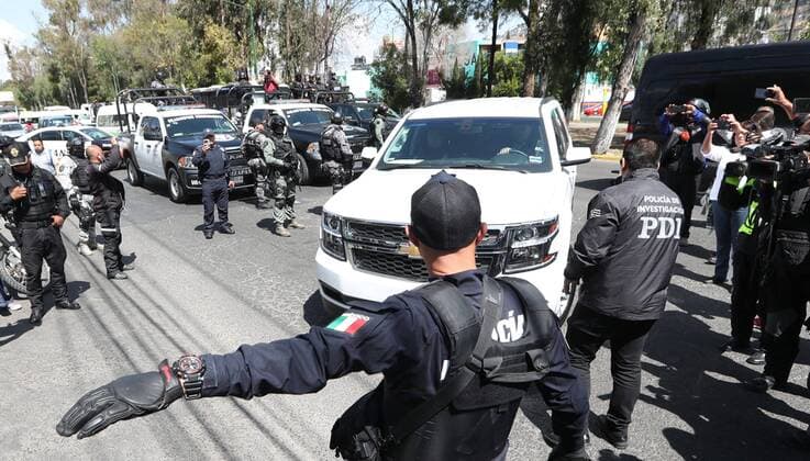 General view of the convoy that transfers the alleged murderers of the minor Fatima, this Friday in the municipality of Atizapan de Zaragoza, in the State of Mexico, Mexico 21 February 2020. A Mexican judge issued arrest warrants for aggravated kidnapping and femicide against Giovana and Mario Alberto, the suspects of the sexual assault and murder of the 7-year-old girl Fatima in Mexico City. Issue arrest warrant against the two alleged murderers of a Mexican girl !ACHTUNG: NUR REDAKTIONELLE NUTZUNG!  Copyright: xMarioxGuzmánx MEX5699 20200221-637179150942416734