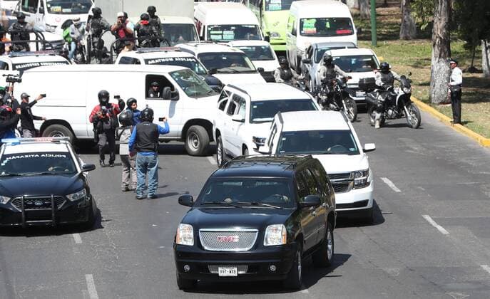 General view of the convoy that transfers the alleged murderers of the minor Fatima, this Friday in the municipality of Atizapan de Zaragoza, in the State of Mexico, Mexico 21 February 2020. A Mexican judge issued arrest warrants for aggravated kidnapping and femicide against Giovana and Mario Alberto, the suspects of the sexual assault and murder of the 7-year-old girl Fatima in Mexico City. Issue arrest warrant against the two alleged murderers of a Mexican girl !ACHTUNG: NUR REDAKTIONELLE NUTZUNG!  Copyright: xMarioxGuzmánx MEX5684 20200221-637179150950698108