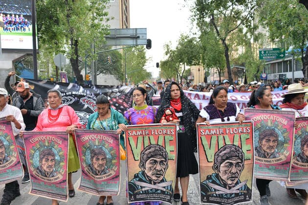 Protest against of murder Samir Flores MEXICO CITY, MEXICO - FEBRUARY 21: Citizens take part during a demonstration for the murder of environmental activist Samir Flores, 36, and against the construction of the thermoelectric that was approved by Mexican President Andres Manuel Lopez Obrador. in Reforma Avenue. on February 21, 2020. Indigenous Activist and environmental defender Samir Flores opposed the Morelos Integral Project because of the high degree of pollution and water shortage. he was found lifeless outside his home. Copyright: xCarlosxTischlerx EYE_4307