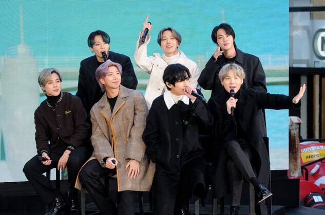February 21, 2020, New York City, United States: (L-R) Jimin (Park Jimin), Jungkook (Jeon Jeongguk), Rap Monster (Kim Nanjoon), J-Hope (Jung Hoseok), V (Kim Taehyung), Jin (Kim Seokjin) and SUGA (Min Yoongi) of BTS (Bangtan Boys) band visit the Today Show at Rockefeller Plaza in New York City. New York City United States - ZUMAs197 20200221_zaa_s197_103 Copyright: xEfrenxLandaosx