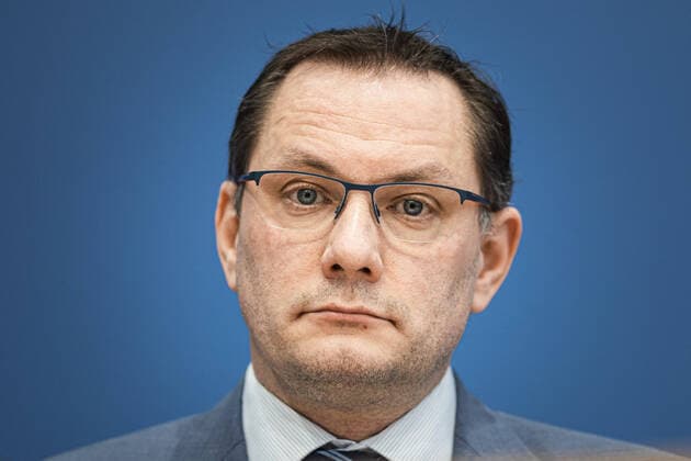 Tino Chrupalla, Federal Chairman of the AfD Alternative for Germany , recorded during the Federal Press Conference on the reaction of the AfD Alternative for Germany after the election of the Hamburg Parliament Berlin, 24 02 2020 Berlin Germany Copyright: xFlorianxGaertner photothek.netx