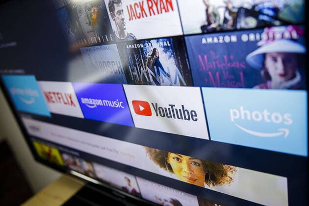 Symbol photo The logos of the streaming services Amazon Prime Video, Netflix, amazon music and youtube can be seen on a television set Berlin, 21 02 2020 Berlin Germany Copyright: xThomasxTrutschel photothek.dex