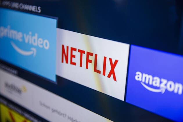 Symbol photo The logos of the streaming services Amazon Prime Video, Netflix, and amazon music can be seen on a television set Berlin, 21 02 2020 Berlin Germany Copyright: xThomasxTrutschel photothek.dex
