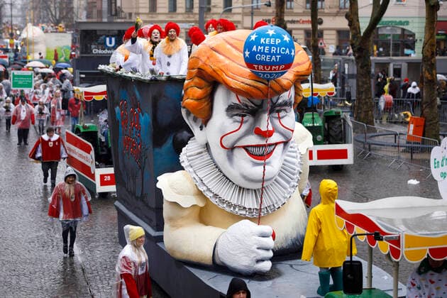 2020 Bilder des Jahres, Entertainment 02 Februar News Bilder des Tages Donald Trump Es-Wagen beim Kölner Rosenmontagszug 2020. Köln, 24.02.2020 *** Donald Trump Es Coach on the Cologne Rose Monday Train 2020 Cologne, 24 02 2020 Foto:xC.xHardtx xFuturexImage