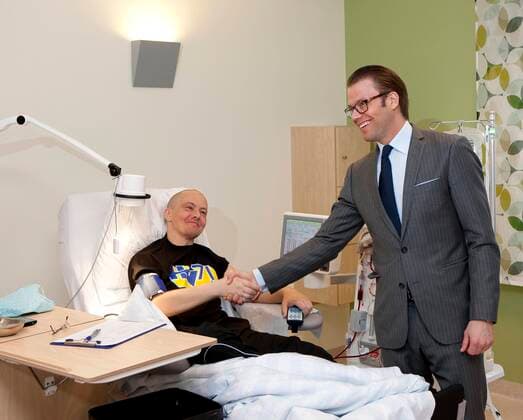 Crown princess Victoria, prince Daniel Crown princess couple visits Ryhov hospital, Jönköping 2011 03 31 Talks to patient at the dialysis center c Charles Hammarsten IBL royal house Sweden x2492x,  Copyright: xTTxImagex xIBLx TT NYHETSBYRÅN