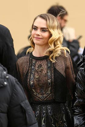 Cara Delevingne CELEBRITES : Arrivee defile pret a porter Dior Automne Hiver - Paris - 25 02 2020 GwendolineLeGoff Panoramic 