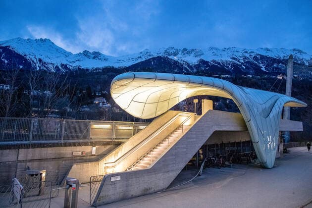 Architektur von Zaha Hadid Innsbruck THEMENBILD - Die Hungerburgbahn ist eine am 1. Dezember 2007 eroeffnete Standseilbahn in der Tiroler Landeshauptstadt Innsbruck, die Stationen wurden nach den Plaenen der Architektin Zaha Hadid erbaut. Innsbruck am Mittwoch 26. Februar 2020 The Hungerburgbahn is a funicular railway opened in the Tyrolean capital of Innsbruck on December 1, 2007. The stations were built according to the plans of the architect Zaha Hadid. Innsbruck on February 26, 2020. *** Innsbruck TOPIC The Hungerburgbahn is a funicular railway opened in the Tyrolean capital of Innsbruck on December 1, 2007 The stations were built according to the plans of the architect Zaha Hadid Innsbruck on February 26, 2020  EP_gro  