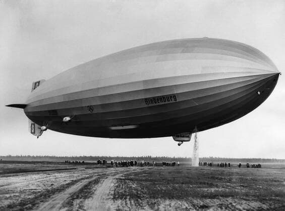 The LZ 129 Hindenburg, circa May, 1936. Courtesy Everett Collection PUBLICATIONXNOTxINxCANxCHNxFRAxITAxJPNxNORxPOLxRUSxESPxUKxUSA Copyright: xCourtesyxEverettxCollectionx HBDHIND EC008