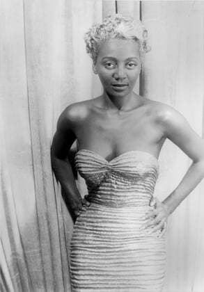 Joyce Bryant, African American singer, known as the Bronze Blond Bombshell , photograph by Carl Van Vechten, May 28, 1953. Courtesy Everett Collection PUBLICATIONXNOTxINxCANxCHNxFRAxITAxJPNxNORxPOLxRUSxESPxUKxUSA Copyright: xCourtesyxEverettxCollectionx HCDLCGB EC245
