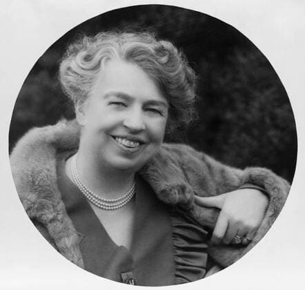 BerÃ¼hmte Feministinnen, Eleanor Roosevelt Eleanor Roosevelt (1884-1962) smiling in a relaxed portrait from the 1940 s. Courtesy Everett Collection PUBLICATIONXNOTxINxCANxCHNxFRAxITAxJPNxNORxPOLxRUSxESPxUKxUSA Copyright: xCourtesyxEverettxCollectionx HISL006 EC137