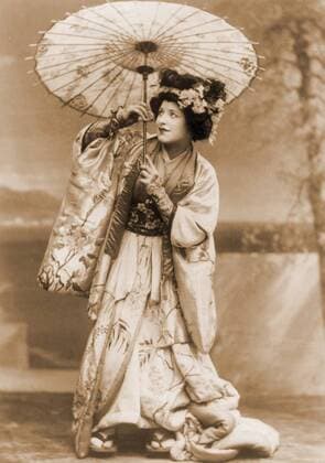 Geraldine Farrar (1882-1967), in role of Cio-Cio San in Puccini s opera, MADAME BUTTERFLY. 1908. Courtesy Everett Collection PUBLICATIONXNOTxINxCANxCHNxFRAxITAxJPNxNORxPOLxRUSxESPxUKxUSA Copyright: xCourtesyxEverettxCollectionx HISL007 EC152