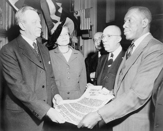 IMAGO History, U.S. BÃ¼rgerrechtsbewegung: 1954-1968 Federal Judge J. Waties Waring (1880-1968), was an early Southern ally of the Civil Rights movement. His words, Separate educational facilities are inherently unequal, were adopted in the Brown vs. Board of Education decision that outlawed school segreg Courtesy Everett Collection PUBLICATIONXNOTxINxCANxCHNxFRAxITAxJPNxNORxPOLxRUSxESPxUKxUSA Copyright: xCourtesyxEverettxCollectionx HISL010 EC249