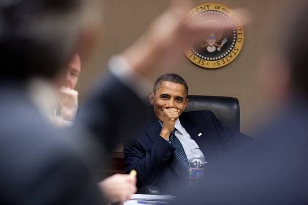 President Barack Obama laughs during a lighter moment at a meeting in the White House Situation Room. Nov. 22 2010., Photo by: Everett Collection(BSLOC_2011_7_203) Everett Collection(BSLOC_2011_7_203) PUBLICATIONXNOTxINxCANxCHNxFRAxITAxJPNxNORxPOLxRUSxESPxUKxUSA Copyright: xCourtesyxEverettxCollectionx HISL025 EC154