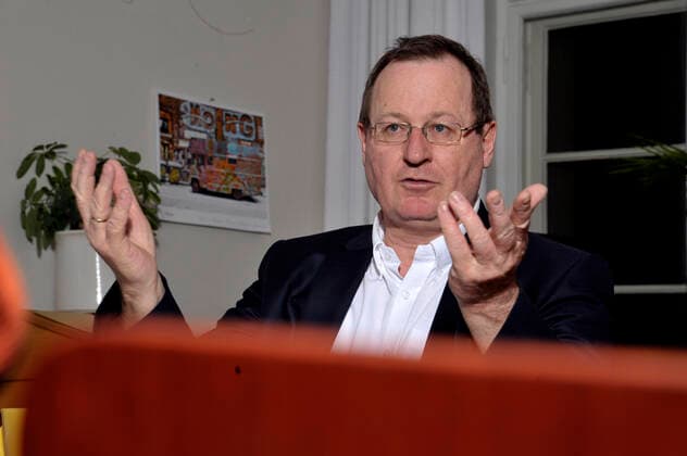 Jens-Holger Kirchner Verkehrsstaatssekretär Jens-Holger Kirchner in seinem Büro Am Köllnischen Park 3 in Berlin Mitte Fürs Radmagazin Fahrrad Januar 2017 Berlin Deutschland *** Jens Holger Kirchner Secretary of State for Transport Jens Holger Kirchner in his office Am Köllnischen Park 3 in Berlin Mitte For the bicycle magazine Fahrrad January 2017 Berlin Germany Copyright: xDorisxSpiekermann-KlaasxTSPx