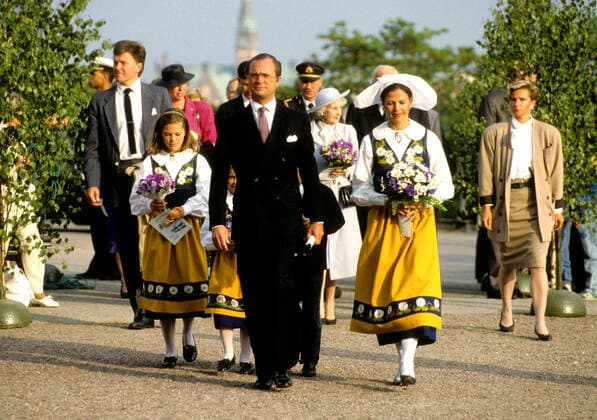 KUNGAFAMILJEN kommer till Skansen och Svenska Flaggansdag 1989 Dia 11225 kungahus Sverige x2514x *** The KINGDOM FAMILY comes to Skansen and Swedish Flag Day 1989 Dia 11225 royal house Sweden x2514x,  Copyright: xRogerxTillberg TTx