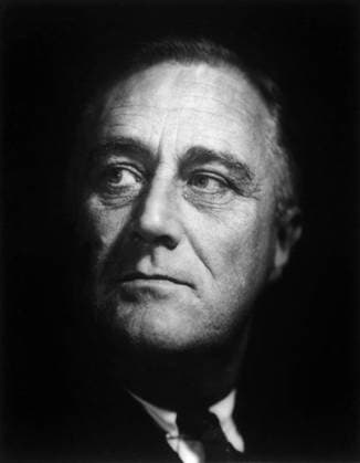 Franklin Roosevelt portrait. Ca. 1932. (BSLOC_2013_5_96) Courtesy Everett Collection PUBLICATIONXNOTxINxCANxCHNxFRAxITAxJPNxNORxPOLxRUSxESPxUKxUSA Copyright: xCourtesyxEverettxCollectionx HISL035 EC348