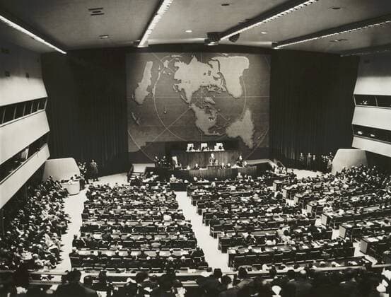 Truman addresses UN General Assembly on Oct. 24, 1946. Delegates from 51 member nations convened in Flushing Meadows, New York City. (BSLOC_2014_13_26) For usage credit please use; PUBLICATIONXNOTxINxCANxCHNxFRAxITAxJPNxNORxPOLxRUSxESPxUKxUSA Copyright: xCourtesyxEverettxCollectionx HISL038 EC511