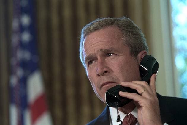 President George W. Bush on telephone to NY Gov. George Pataki and NYC Mayor, Rudolph Giuliani. Sept 13, 2001. (BSLOC_2015_2_145) For usage credit please use; The George W. Bush Presidential Library PUBLICATIONXNOTxINxCANxCHNxFRAxITAxJPNxNORxPOLxRUSxESPxUKxUSA Copyright: xCourtesyxEverettxCollectionx HISL039 EC893