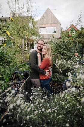 Happy couple enjoying their urban agrden model released Symbolfoto property released  KNSF07230