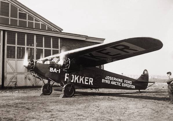 Fokker Tri-motor monoplane that flew Richard Byrd and Floyd Bennett on their North Pole expedition. It was named Josephine Ford, after the daughter of Ford Motor Company President, Edsel Ford, who contributed to the expedition (BSLOC_2018_2_26) For usage credit please use; PUBLICATIONXNOTxINxCANxCHNxFRAxITAxJPNxNORxPOLxRUSxESPxUKxUSA Copyright: xCourtesyxEverettxCollectionx HISL046 EC943