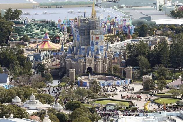 Tokyo Disney theme parks to close due to coronavirus Photo taken from a Kyodo News helicopter on Feb. 28, 2020, shows Tokyo Disneyland in Urayasu, Chiba Prefecture. Tokyo Disneyland and Tokyo DisneySea will be closed from Feb. 29 through March 15 to help curb the spread of new coronavirus infections. 
