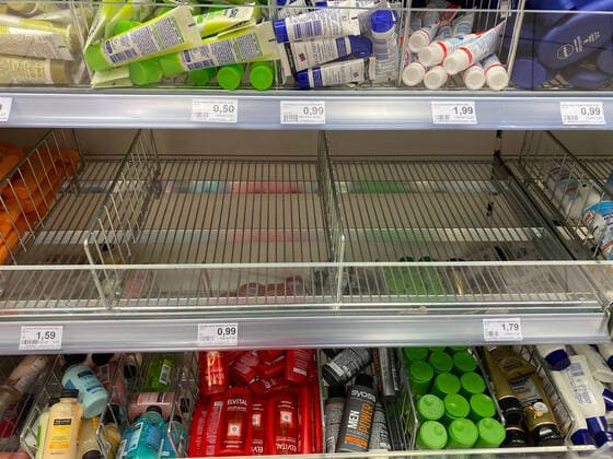 Coronavirus in Hamburg Hamster purchases in supermarkets and drugstores 28 02 20 Hamburg After it became known that now also increased cases of the Coronavirus in Germany and now also in Hamburg have occurred, it comes in more and more drugstores and supermarkets to hamster purchases shelves remain empty and disinfectant becomes scarce goods Hamburg Germany Copyright: xSebastianxPetersx