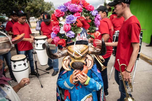February 29, 2020, Almolonga, Veracruz, Mexico: People from Almolonga Veracruz, celebrate their carnival dressed in their traditional bull masks. This carnival is one of the oldest in the region and dates back to the time when African slaves revealed themselves against Europeans in these lands. Almolonga Mexico - ZUMAqp1_ 20200229_zip_qp1_011 Copyright: xHectorxAdolfoxQuintanarxPerezx