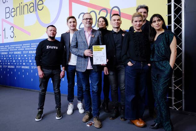 Director David France, Cast and Amnesty Jury with the Amnesty International Film Award for the film WELCOME TO CHECHNYA on the occasion of the award ceremony of independent juries of the 70 Berlin International Film Festival snapshot photography xK M Krause