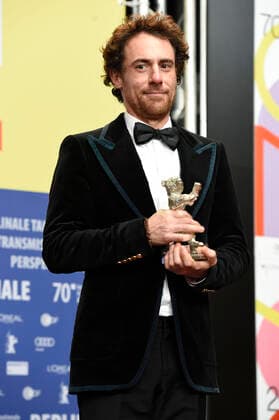 Elio Germano Silver Bear Best Actor Volevo nascondermi Hidden Away at the press conference of the prize winners at the Berlinale 2020 70 Berlin International Film Festival at the Hotel Grand Hyatt Berlin, 29 02 2020 Foto:xN.xKubelkax xFuturexImage