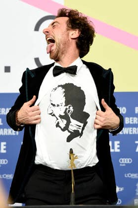 Elio Germano Silver Bear Best Actor Volevo nascondermi Hidden Away at the press conference of the prize winners at the Berlinale 2020 70 Berlin International Film Festival at the Hotel Grand Hyatt Berlin, 29 02 2020 Foto:xN.xKubelkax xFuturexImage
