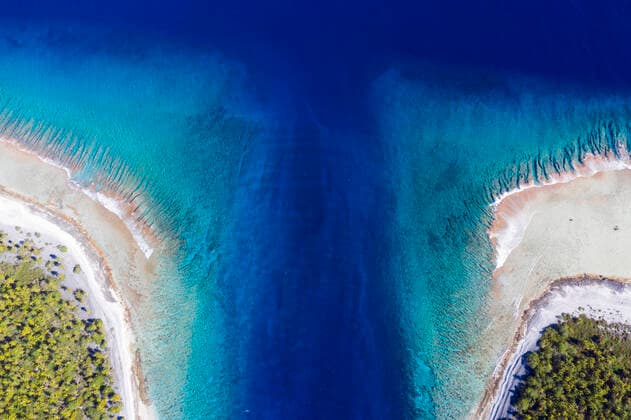 Almonu Pass in Apataki Atoll, Tuamotu Archipelago, French Polynesia Almonu Pass of Apataki Atoll, Tuamotu Archipelago, French Polynesia Apataki Atoll, French Polynesia